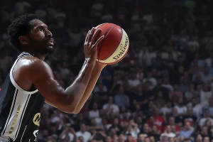 Smitov šou na Novom Beogradu i Olmenova presuda Hapoelu - Turk Telekom u četvrtfinalu Evrokupa